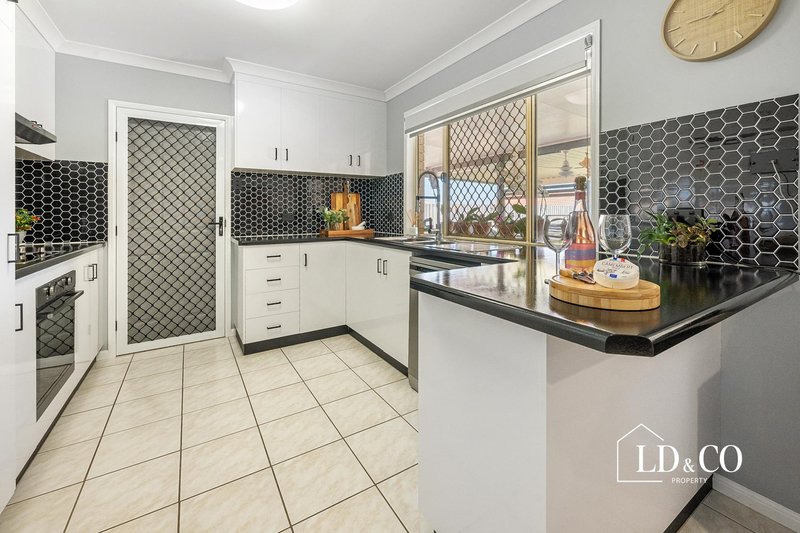 Photo - 24 Lochmaben Court, Beaconsfield QLD 4740 - Image 6