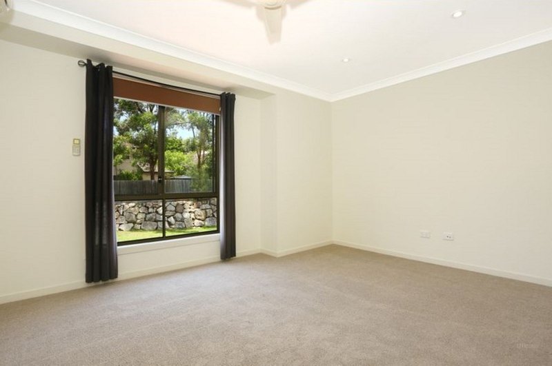 Photo - 24 Lockwood Place, Molendinar QLD 4214 - Image 8