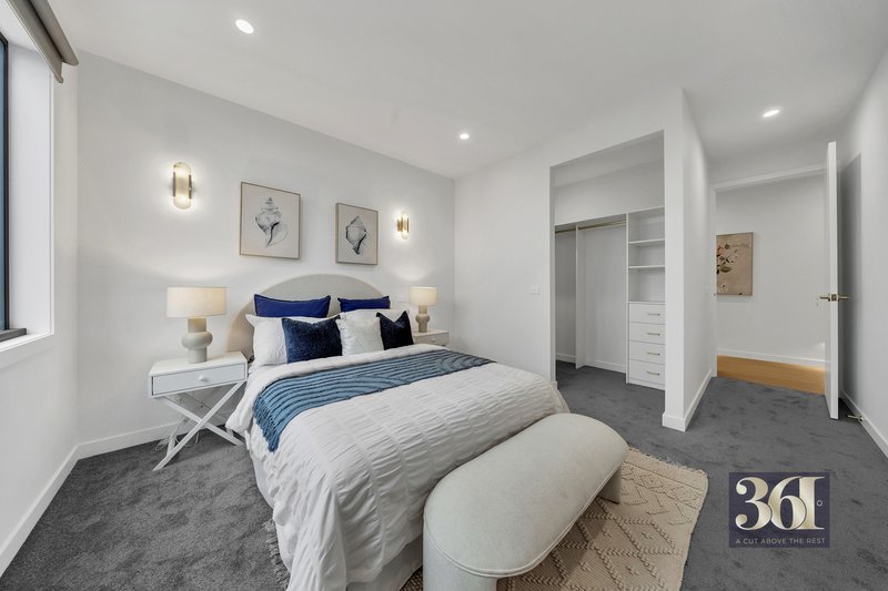 Photo - 24 Lodge Way, Werribee VIC 3030 - Image 4