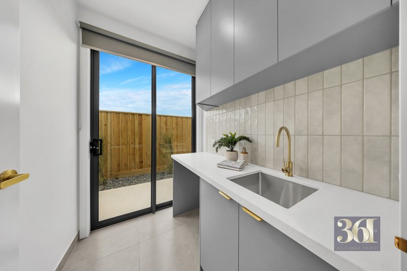 Photo - 24 Lodge Way, Werribee VIC 3030 - Image 20