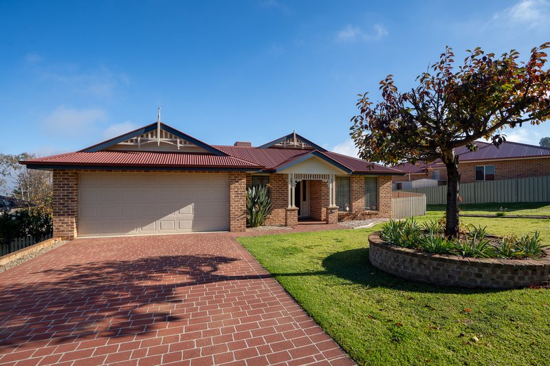 24 London Drive, Cowra NSW 2794