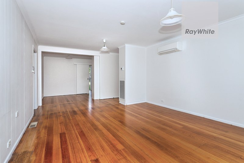 Photo - 24 Lorraine Crescent, Jacana VIC 3047 - Image 6