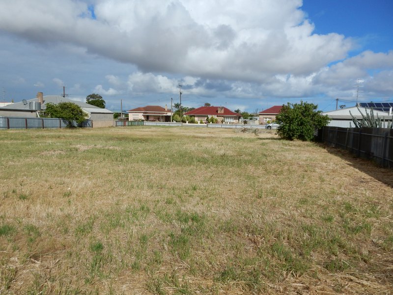 24 (Lot 64) West Terrace, Minlaton SA 5575