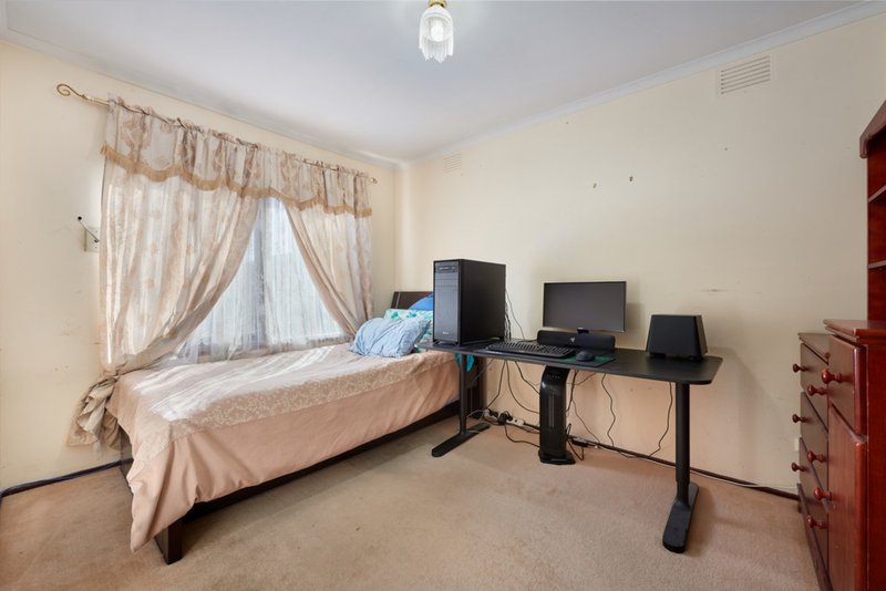 Photo - 24 Loxwood Avenue, Keysborough VIC 3173 - Image 4