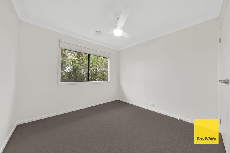 Photo - 24 Lucca Walk, Mernda VIC 3754 - Image 16
