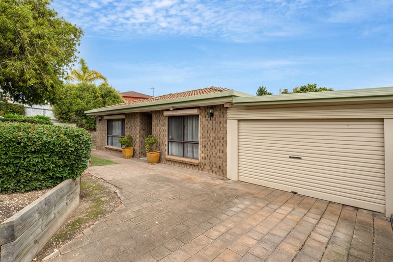 Photo - 24 Macdonald Road, Christie Downs SA 5164 - Image 2