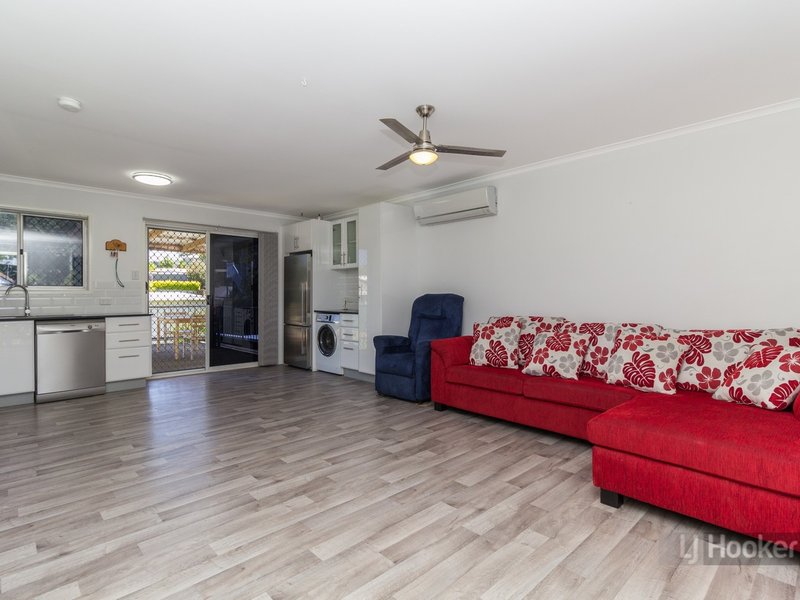 Photo - 24 Mackellar Drive, Boronia Heights QLD 4124 - Image 4