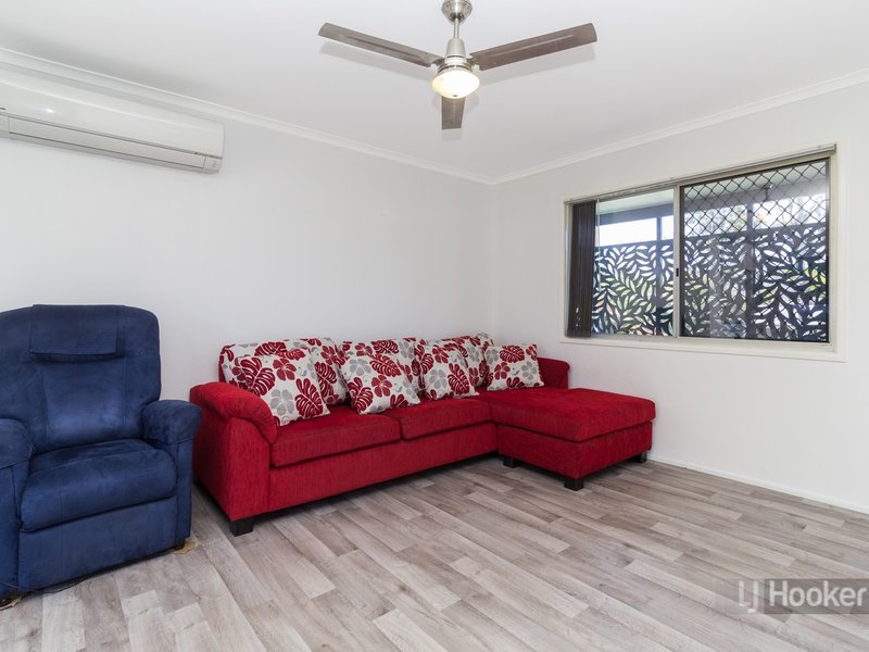 Photo - 24 Mackellar Drive, Boronia Heights QLD 4124 - Image 5