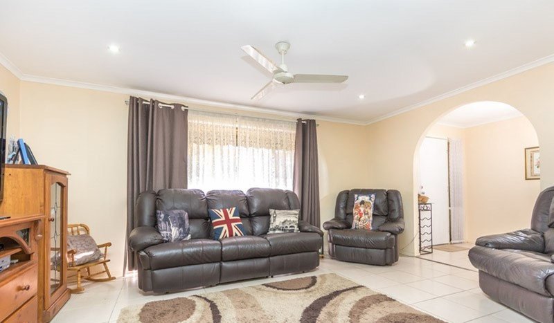 Photo - 24 Macquarie Drive, Petrie QLD 4502 - Image 4