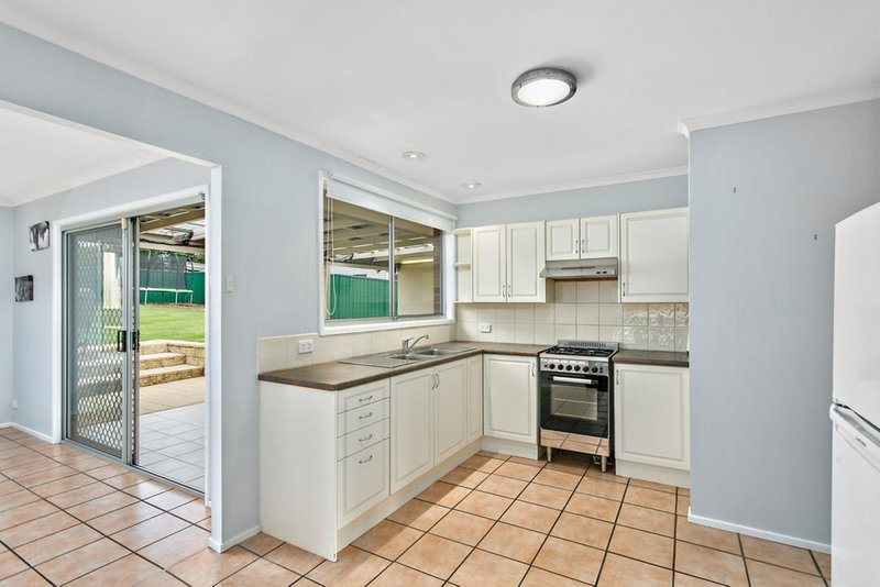 Photo - 24 Macquarie Street, Albion Park NSW 2527 - Image 2