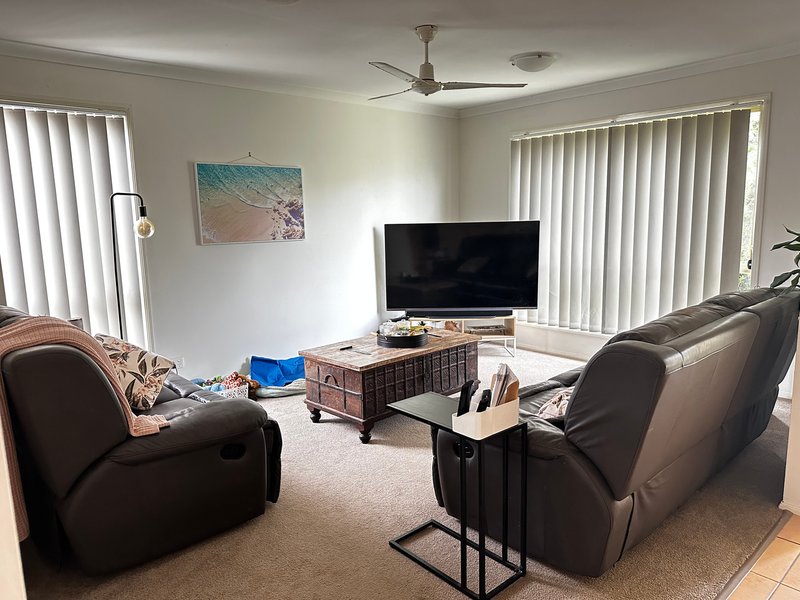 Photo - 24 Madasin Close, Arundel QLD 4214 - Image 5