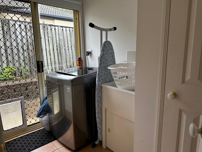 Photo - 24 Madasin Close, Arundel QLD 4214 - Image 12