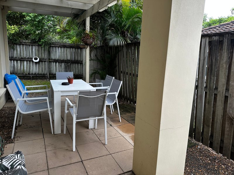 Photo - 24 Madasin Close, Arundel QLD 4214 - Image 13