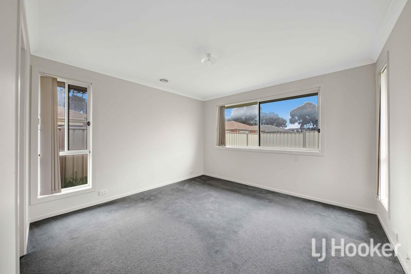 Photo - 24 Magpie Street, Brookfield VIC 3338 - Image 4