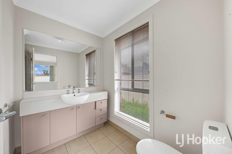 Photo - 24 Magpie Street, Brookfield VIC 3338 - Image 5