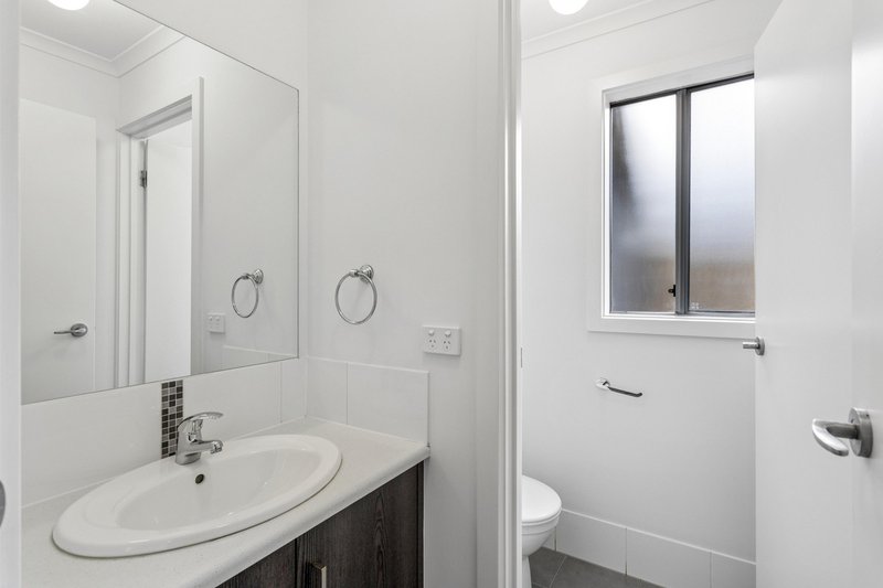 Photo - 24 Major Street, Munno Para SA 5115 - Image 8
