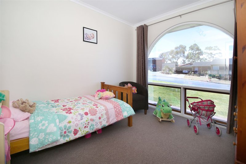 Photo - 24 Manunda Way, Hallett Cove SA 5158 - Image 7