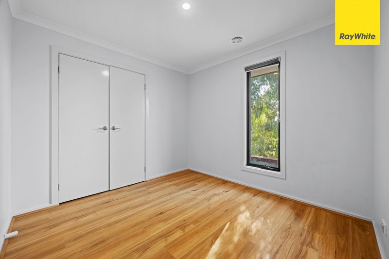 Photo - 24 Maracana Circuit, Strathtulloh VIC 3338 - Image 14