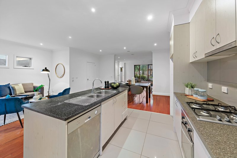 Photo - 24 Mareborne Street, Epping VIC 3076 - Image 3