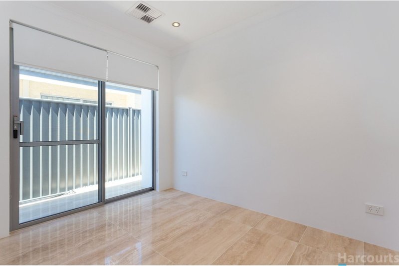 Photo - 24 Marlinspike Boulevard, Jindalee WA 6036 - Image 12