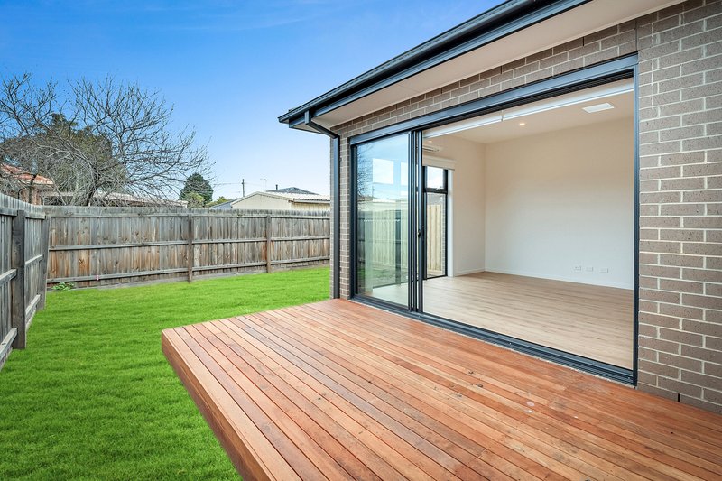 Photo - 24 Marsden Court, Mill Park VIC 3082 - Image 10