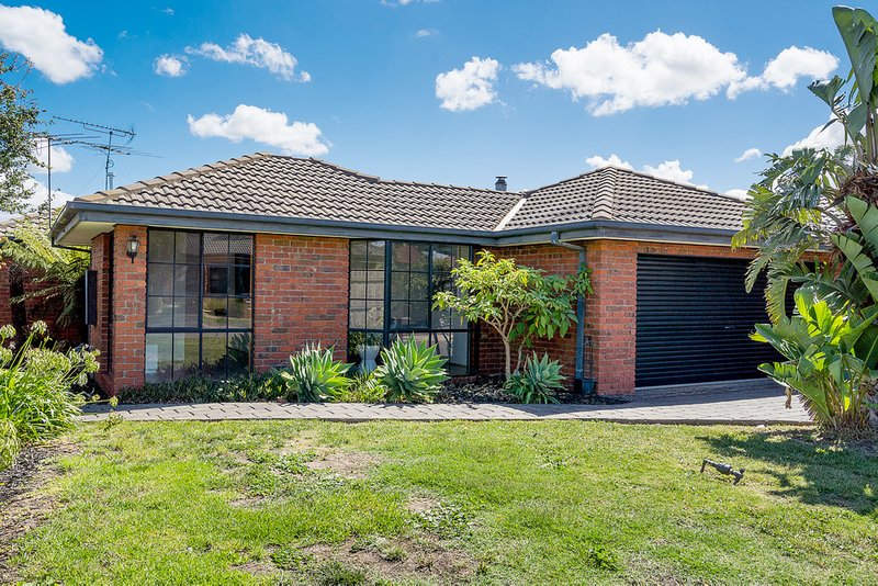 24 Matthews Crescent, Roxburgh Park VIC 3064