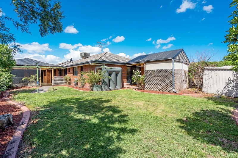 Photo - 24 Matthews Crescent, Roxburgh Park VIC 3064 - Image 19