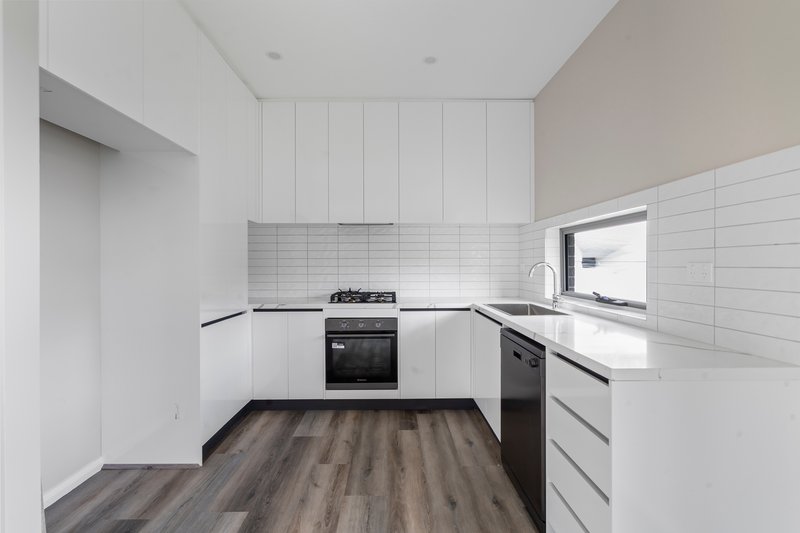 Photo - 2/4 Maude Avenue, Glenroy VIC 3046 - Image 4