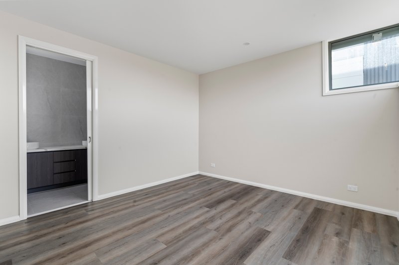 Photo - 2/4 Maude Avenue, Glenroy VIC 3046 - Image 5