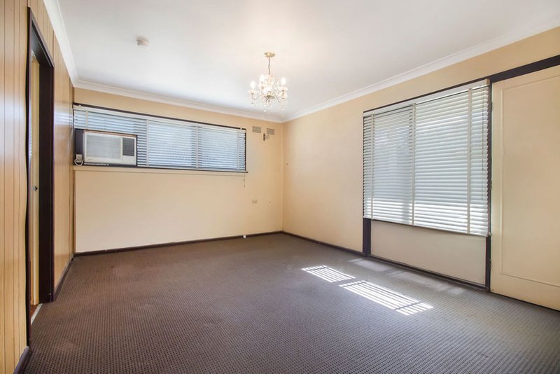 Photo - 24 Mawson Drive, Cartwright NSW 2168 - Image 3