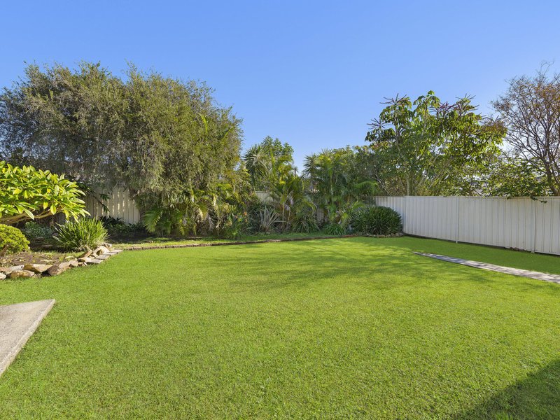 24 Maxwell Avenue, Gorokan NSW 2263