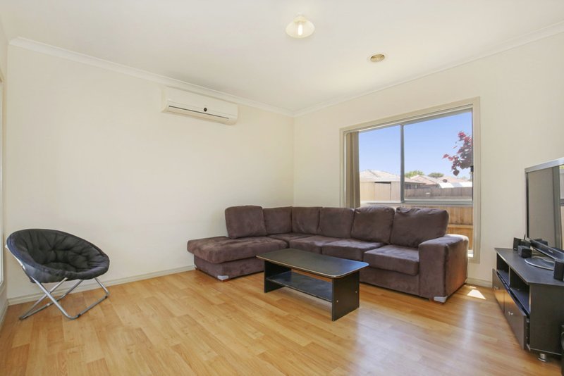 Photo - 2/4 Maxwell Street, Lalor VIC 3075 - Image 5