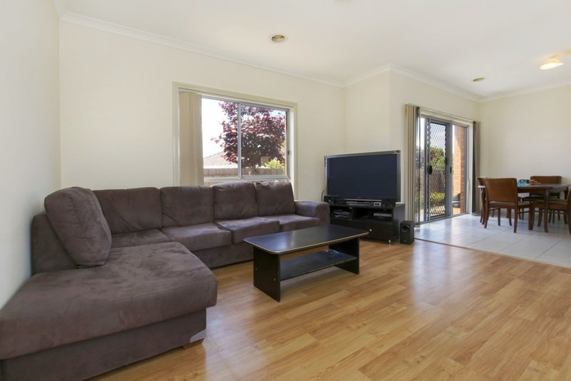 Photo - 2/4 Maxwell Street, Lalor VIC 3075 - Image 6