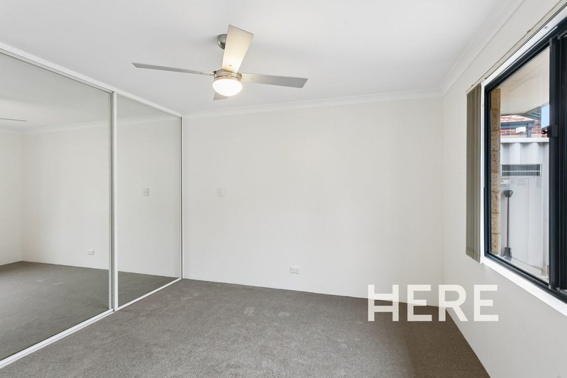 Photo - 2/4 May Drive, Nollamara WA 6061 - Image 11