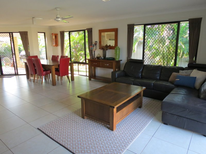 Photo - 24 Mayfair Drive, Emerald QLD 4720 - Image 5