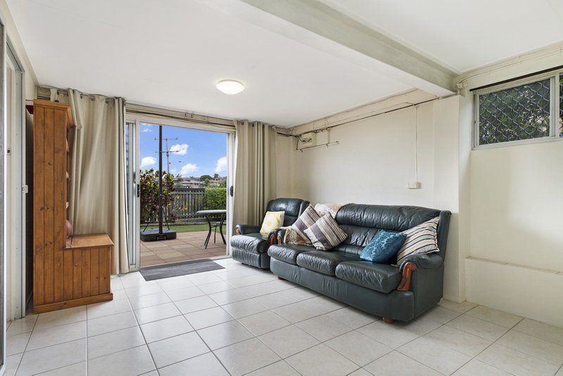 Photo - 24 Mccubbins Street, Everton Park QLD 4053 - Image 11