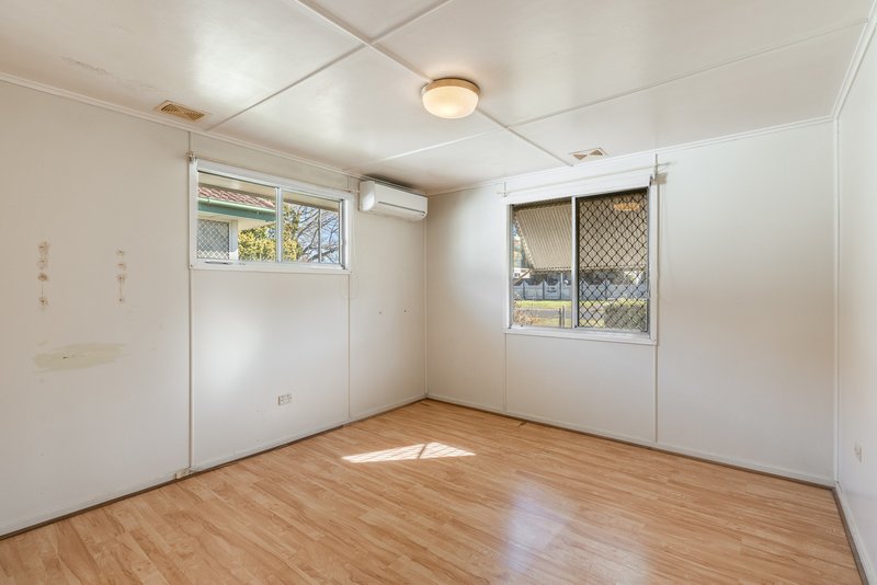 Photo - 24 Mcdowall Street, Newtown QLD 4350 - Image 4