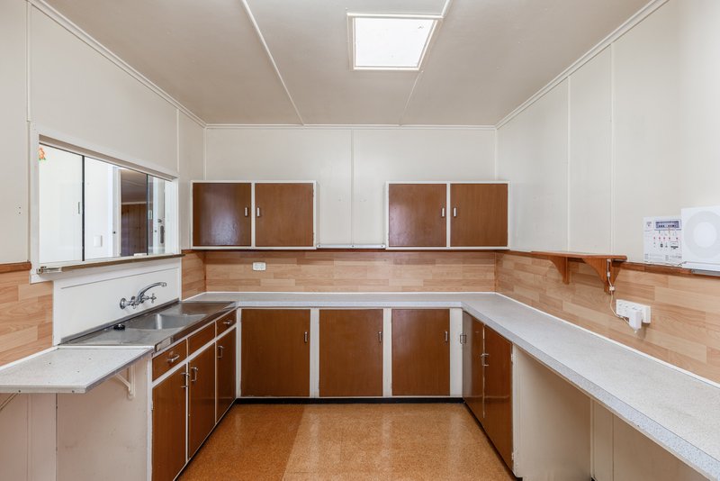 Photo - 24 Mcdowall Street, Newtown QLD 4350 - Image 7