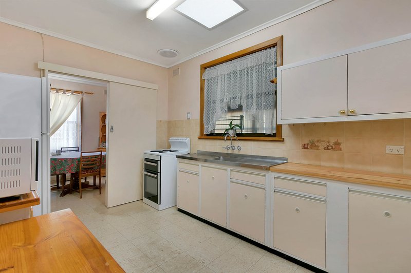 Photo - 24 Mclean Street, Elizabeth Park SA 5113 - Image 5