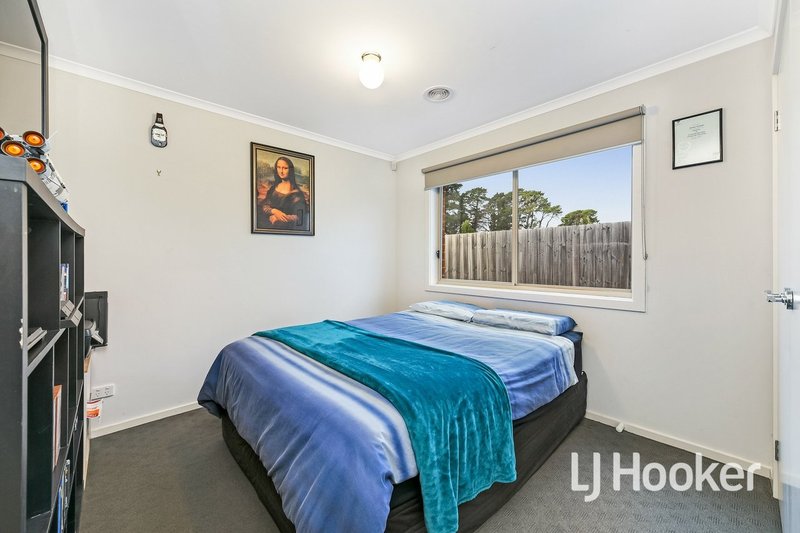 Photo - 24 Melissa Way, Pakenham VIC 3810 - Image 12