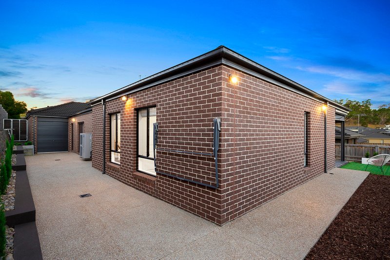 Photo - 24 Mercury Circuit, South Morang VIC 3752 - Image 15