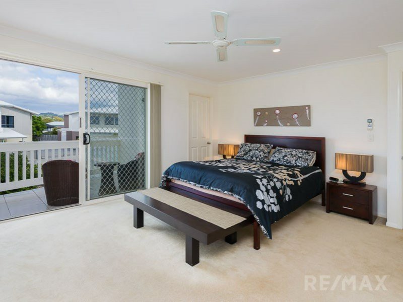 Photo - 2/4 Meridien Av , Varsity Lakes QLD 4227 - Image 10