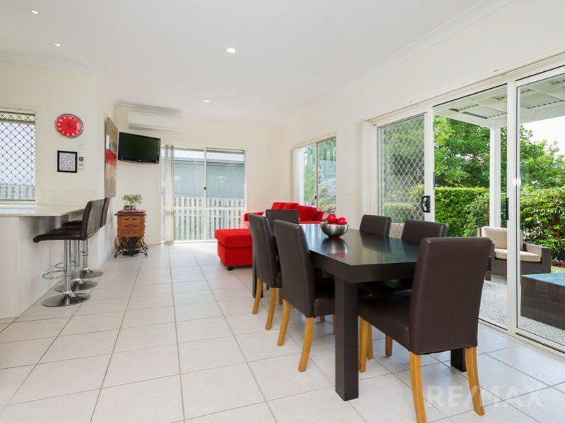 Photo - 2/4 Meridien Av , Varsity Lakes QLD 4227 - Image 4