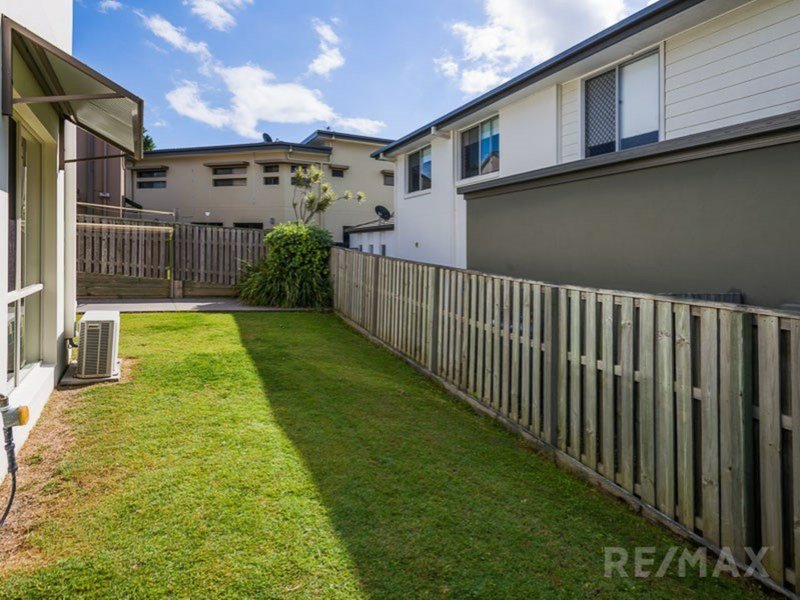 Photo - 2/4 Meridien Av , Varsity Lakes QLD 4227 - Image 16