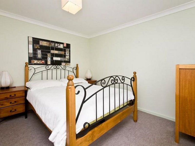 Photo - 24 Mirrool Street, Duffy ACT 2611 - Image 2