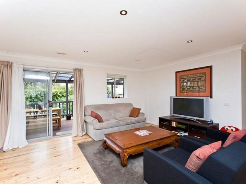 Photo - 24 Mirrool Street, Duffy ACT 2611 - Image 4