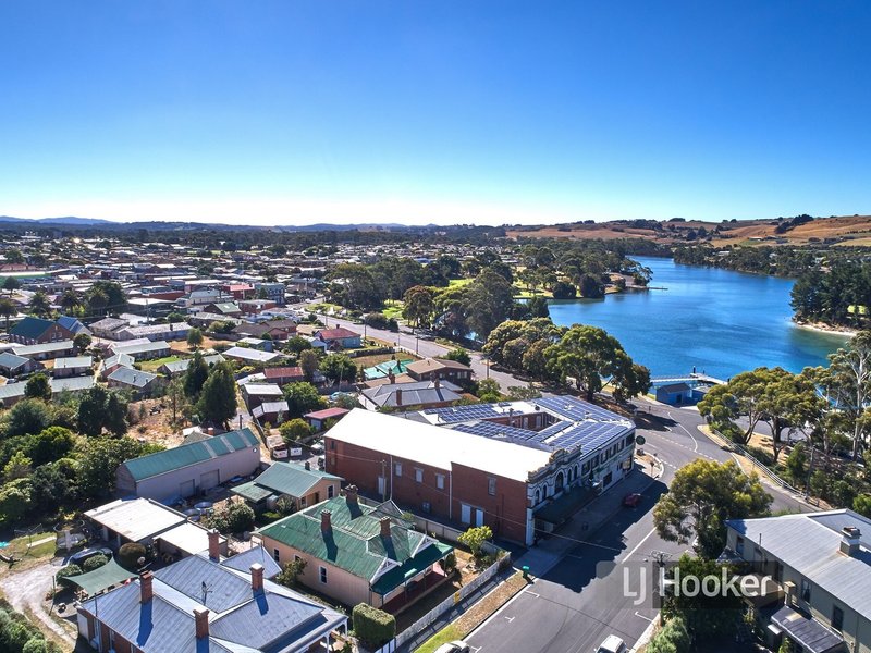 Photo - 24 Moore Street, Wynyard TAS 7325 - Image 4