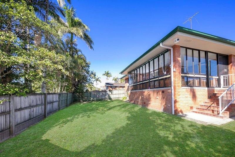 Photo - 24 Moorindil Street, Tewantin QLD 4565 - Image 9