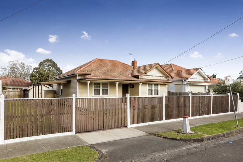 24 Mora Avenue, Oakleigh VIC 3166