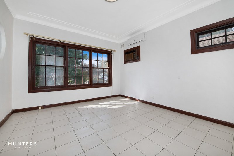 Photo - 24 Moree Avenue, Westmead NSW 2145 - Image 4